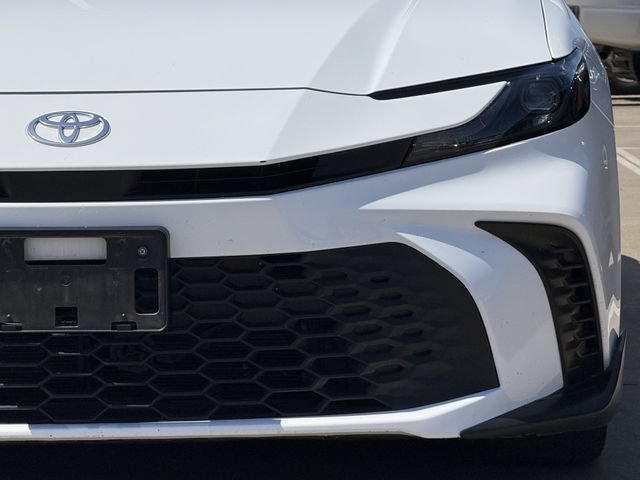 Used 2025 Toyota Camry SE FWD image 9