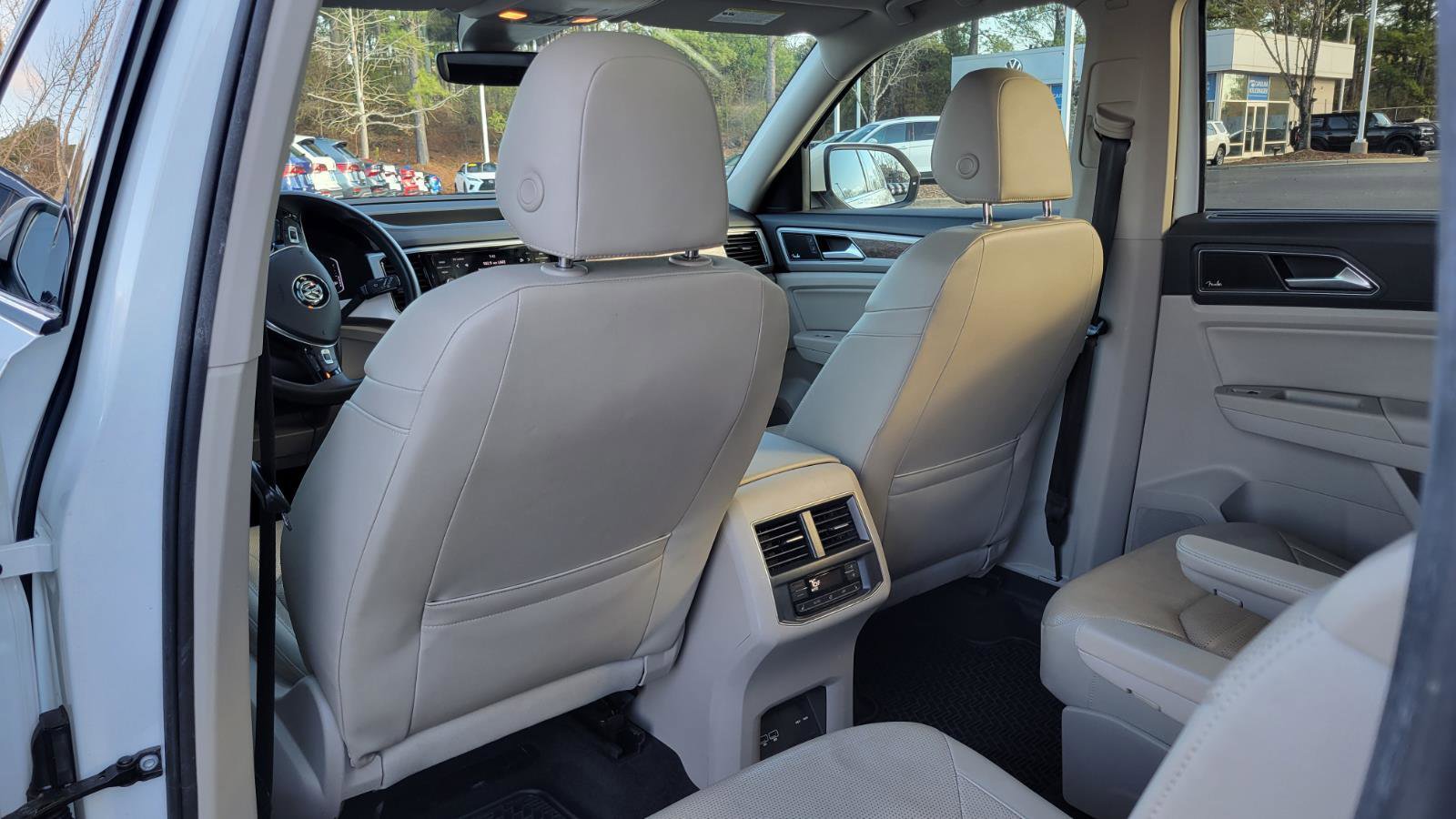 Used 2019 Volkswagen Atlas SEL Premium image 33