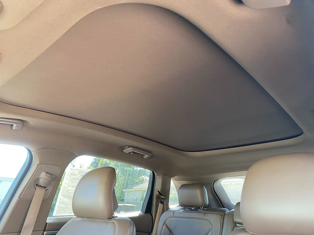 Used 2016 Lincoln MKX Reserve w/ Cargo Utility Package image 24