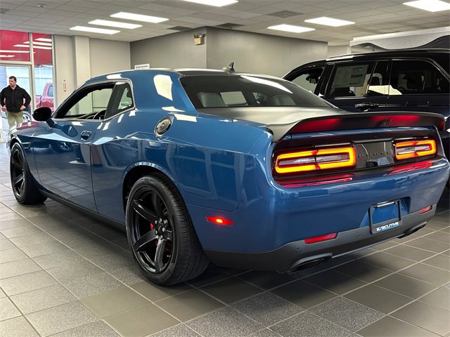 Used 2022 Dodge Challenger SRT Hellcat image 2