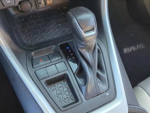 Used 2019 Toyota RAV4 XLE Premium image 19