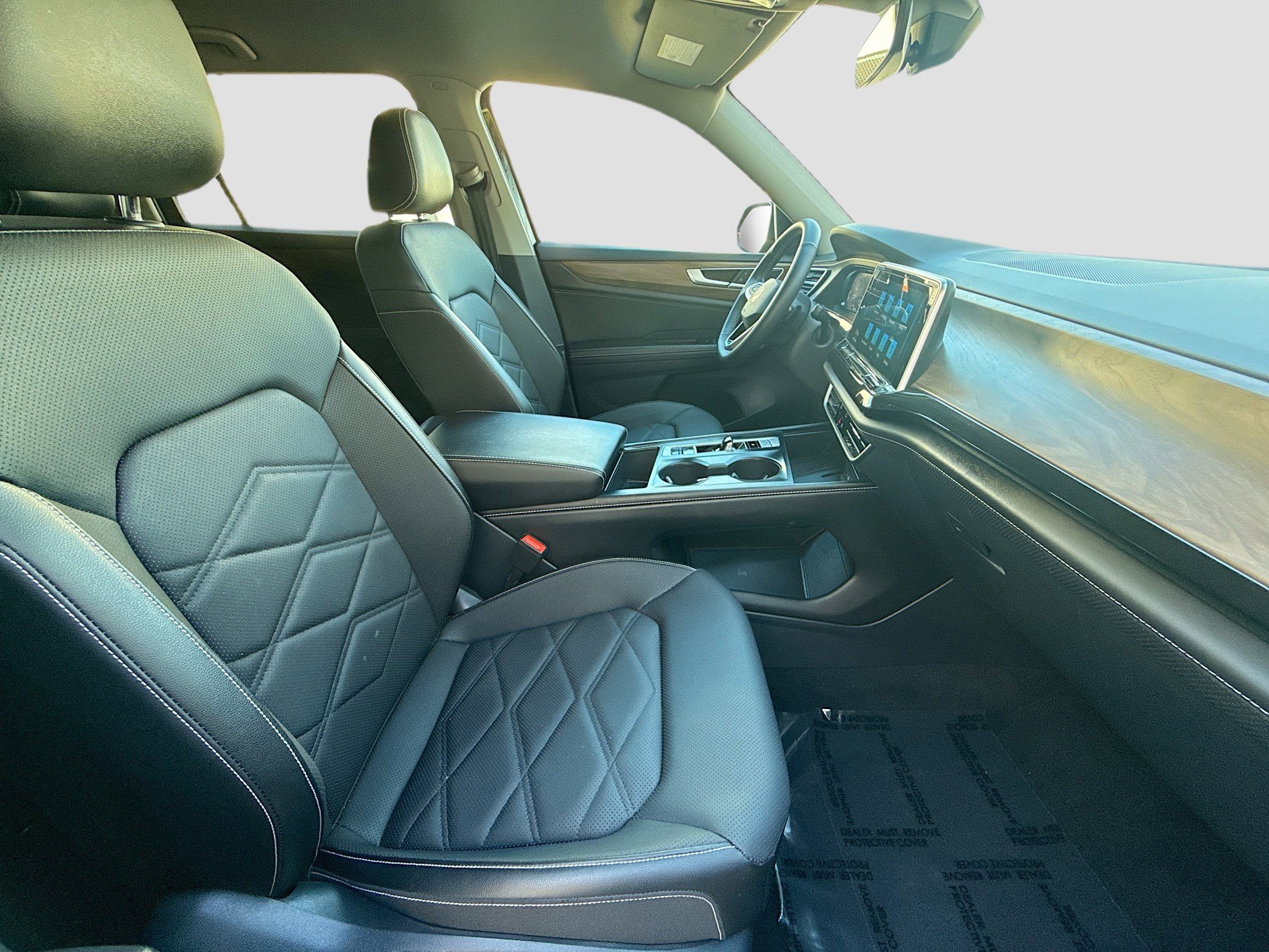 Certified 2025 Volkswagen Atlas SE image 32