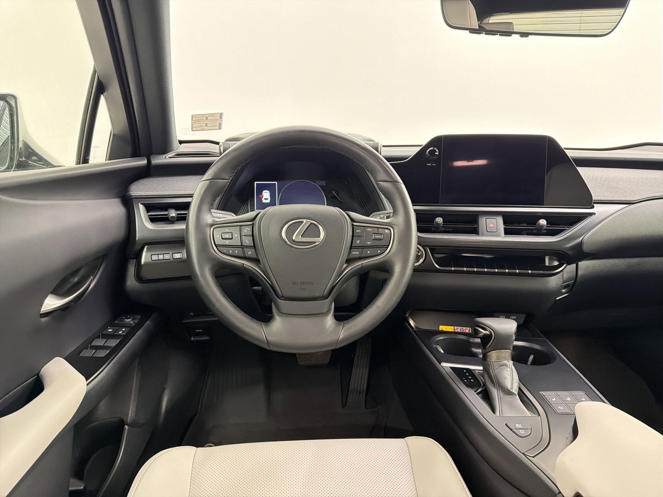Certified 2023 Lexus UX 250h FWD w/ Accessory Package (Z2) image 26