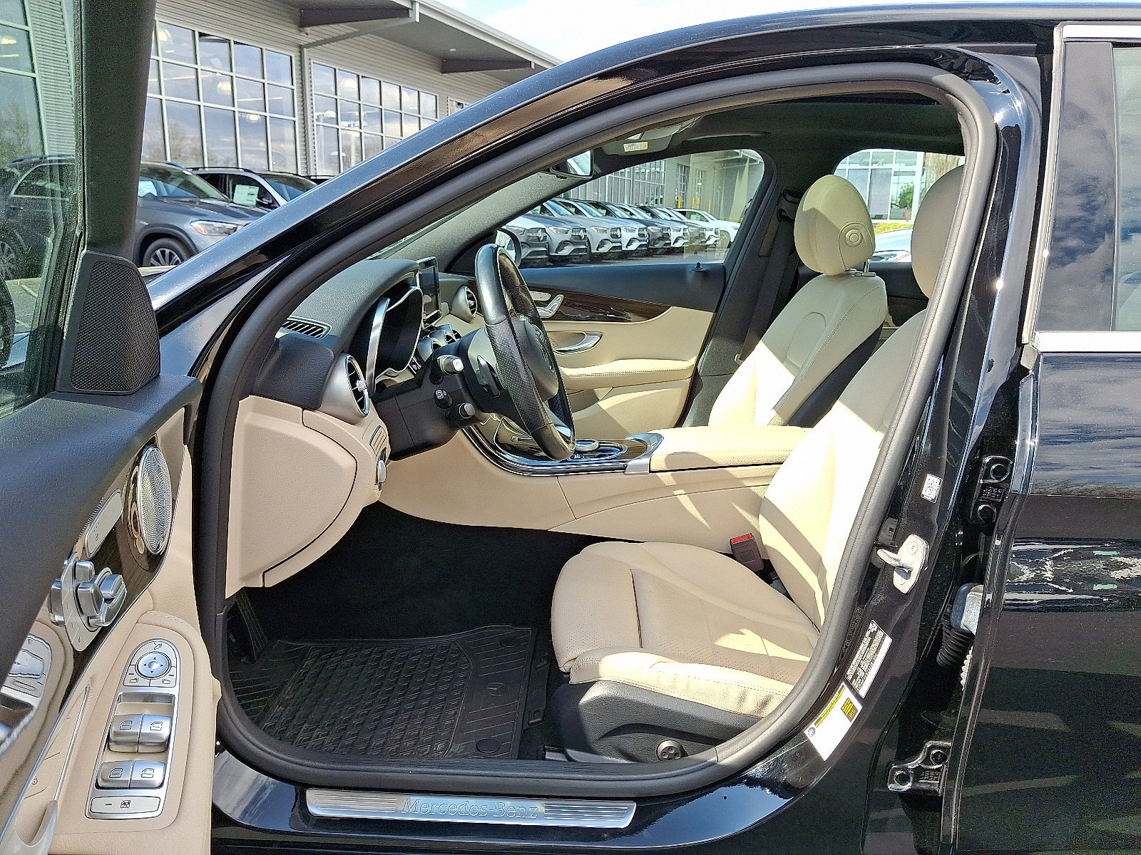 Used 2018 Mercedes-Benz C 300 4MATIC Sedan image 14