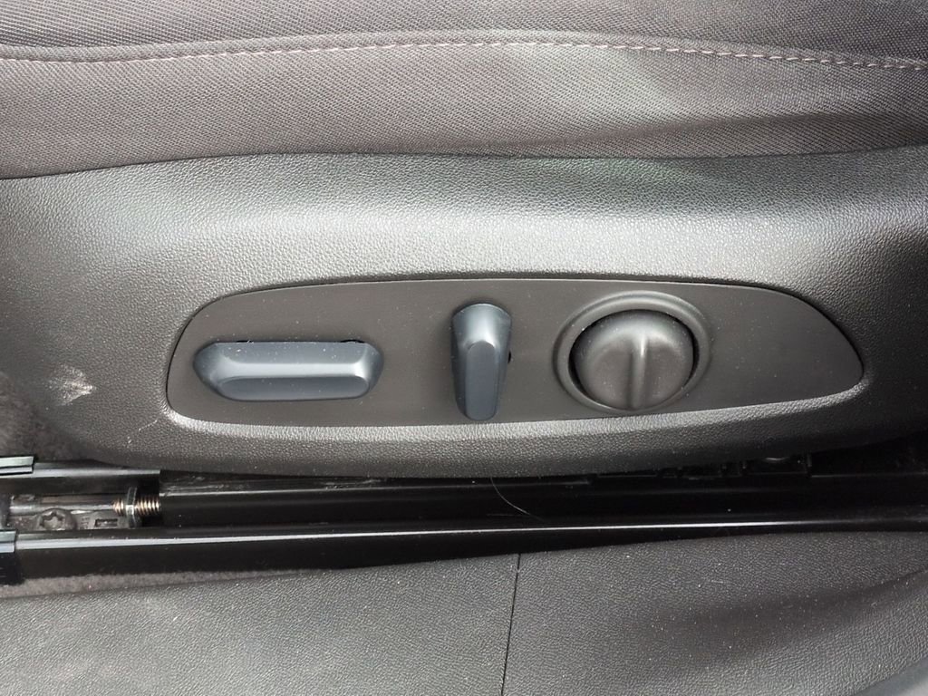 Used 2024 Chevrolet Malibu LT FWD image 30