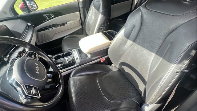 Used 2023 Kia Carnival SX Prestige image 26