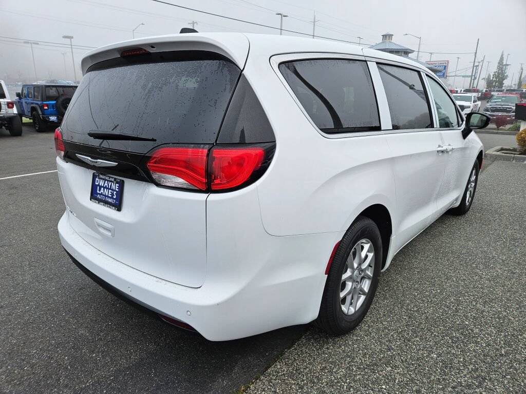 New 2027 Chrysler Pacifica LX FWD image 5