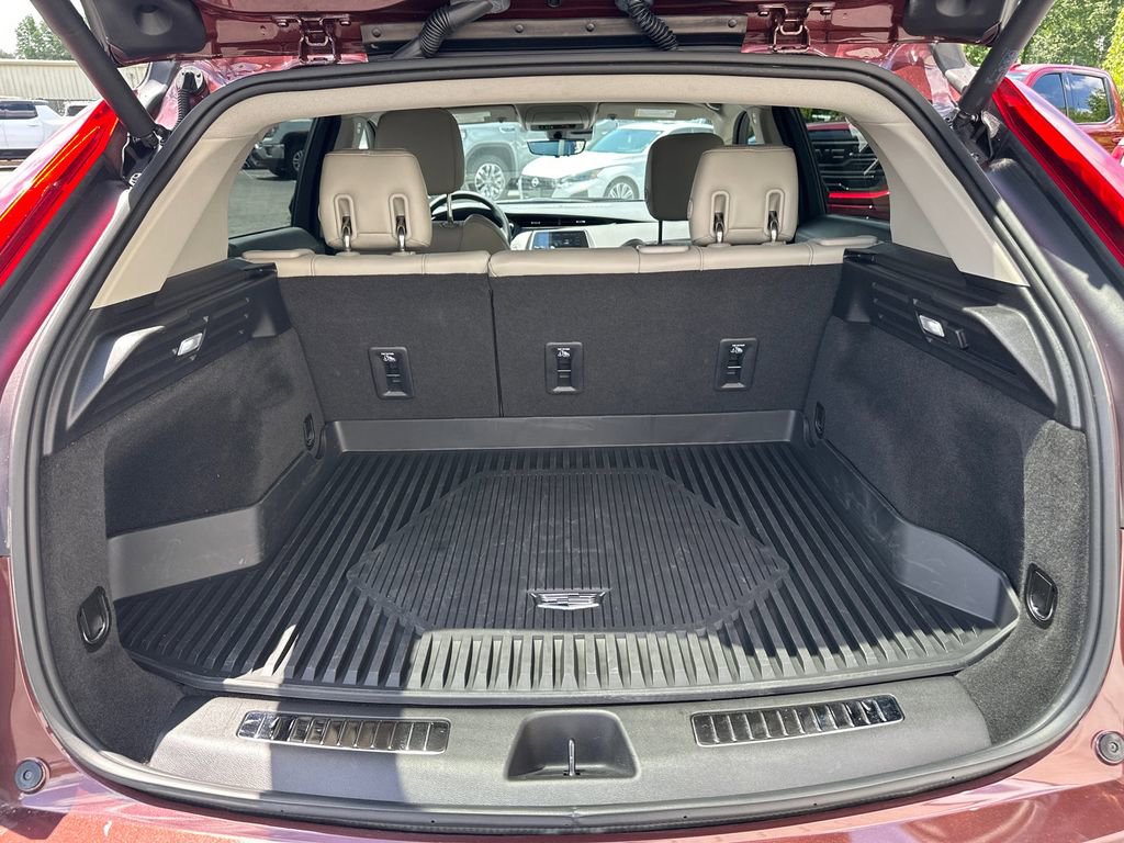 Certified 2022 Cadillac XT4 Premium Luxury w/ Enhanced Visibility Package FWD image 18
