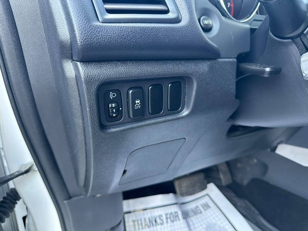 Used 2013 Mitsubishi Outlander Sport SE AWD/4WD image 18