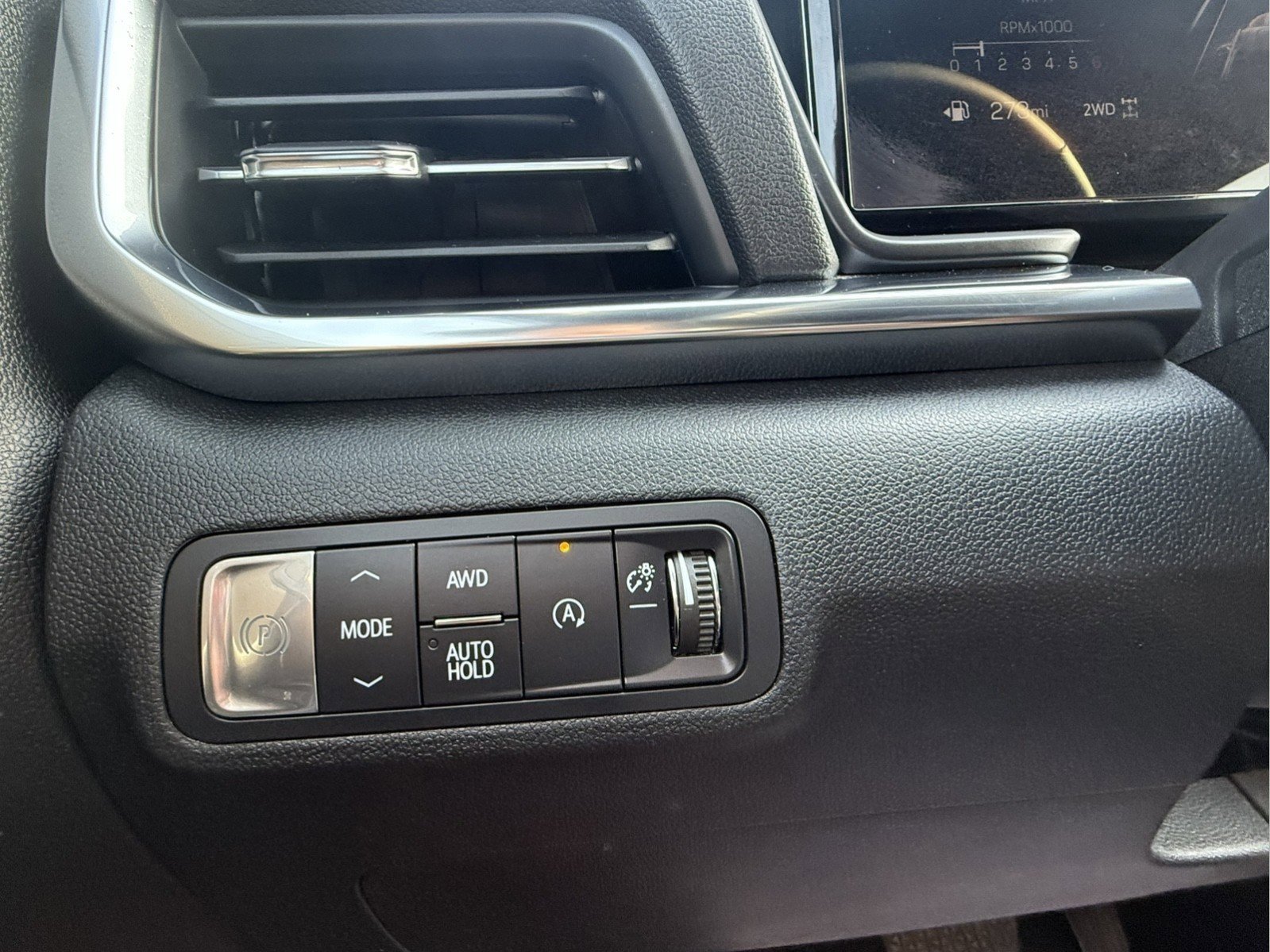 Used 2025 GMC Terrain Elevation image 19