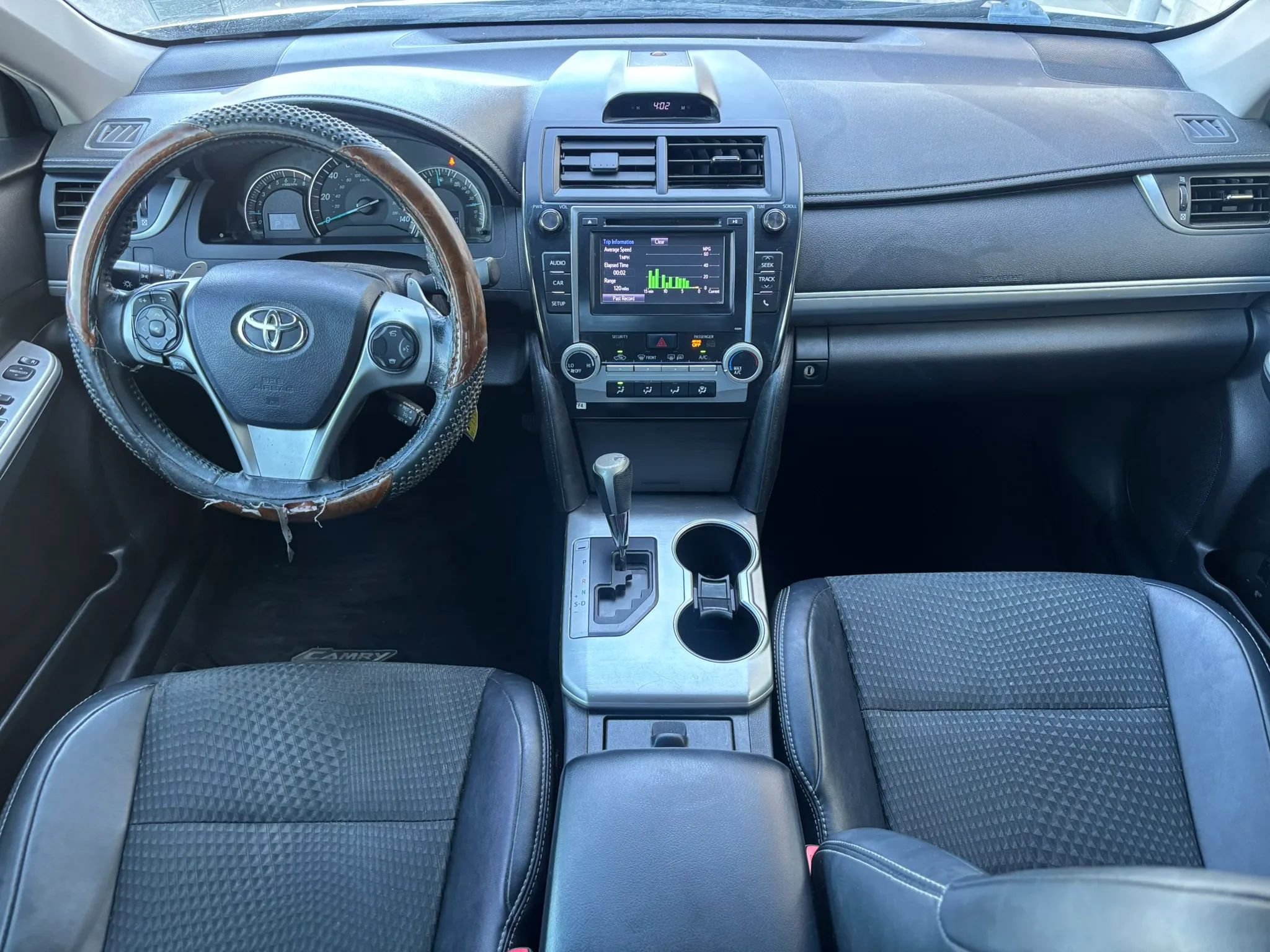 Used 2014 Toyota Camry SE FWD image 15