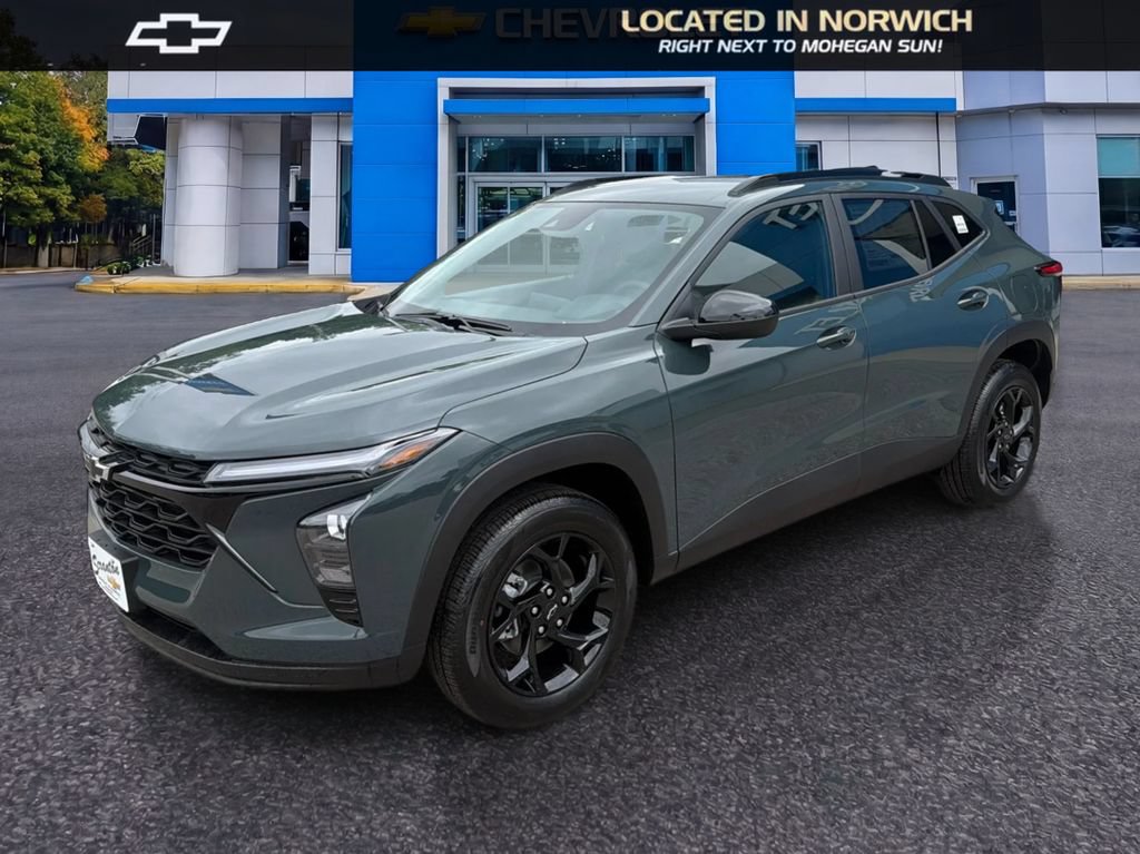 New 2026 Chevrolet Trax LT w/ Midnight Edition FWD image 1