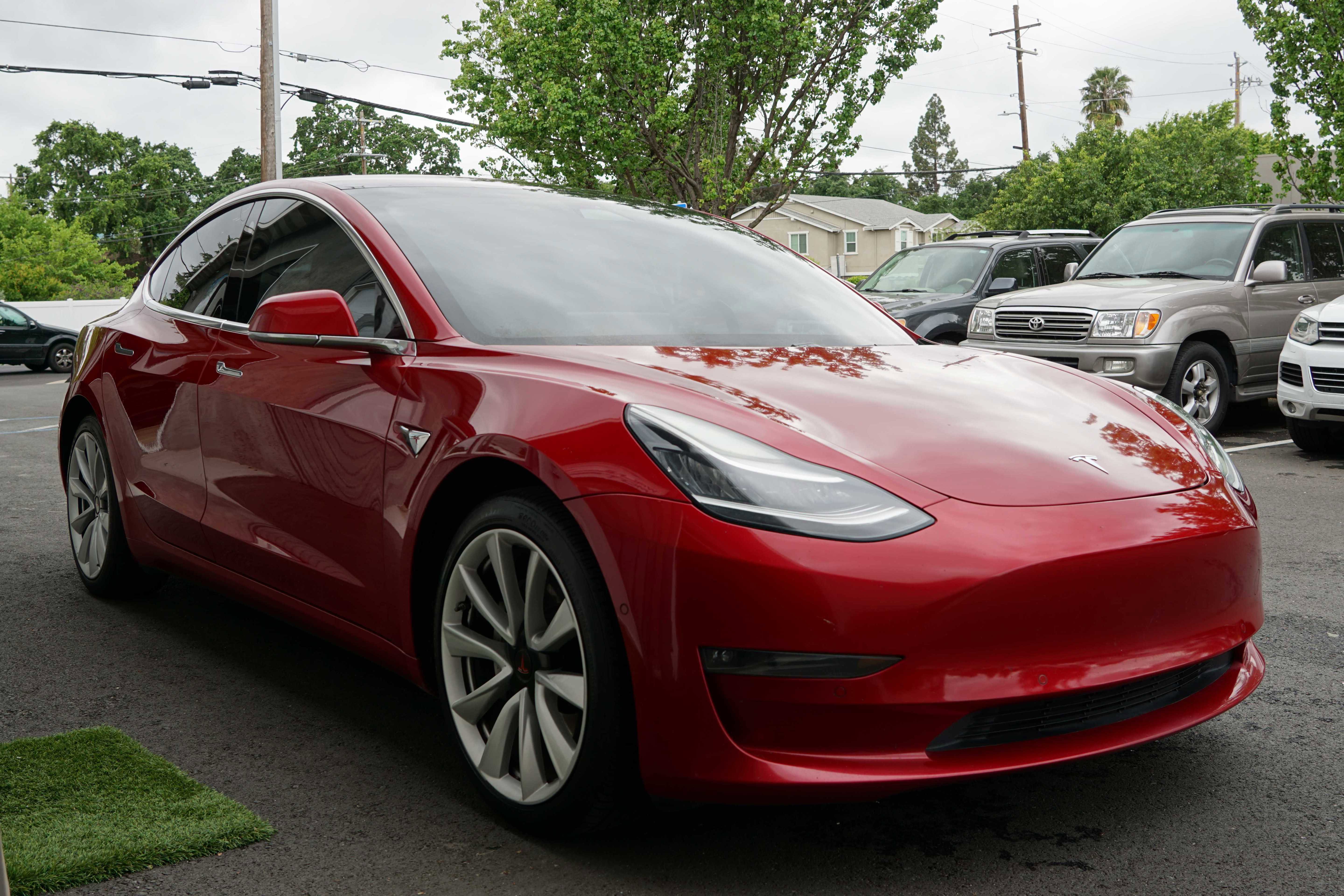 Used 2018 Tesla Model 3 Long Range image 9