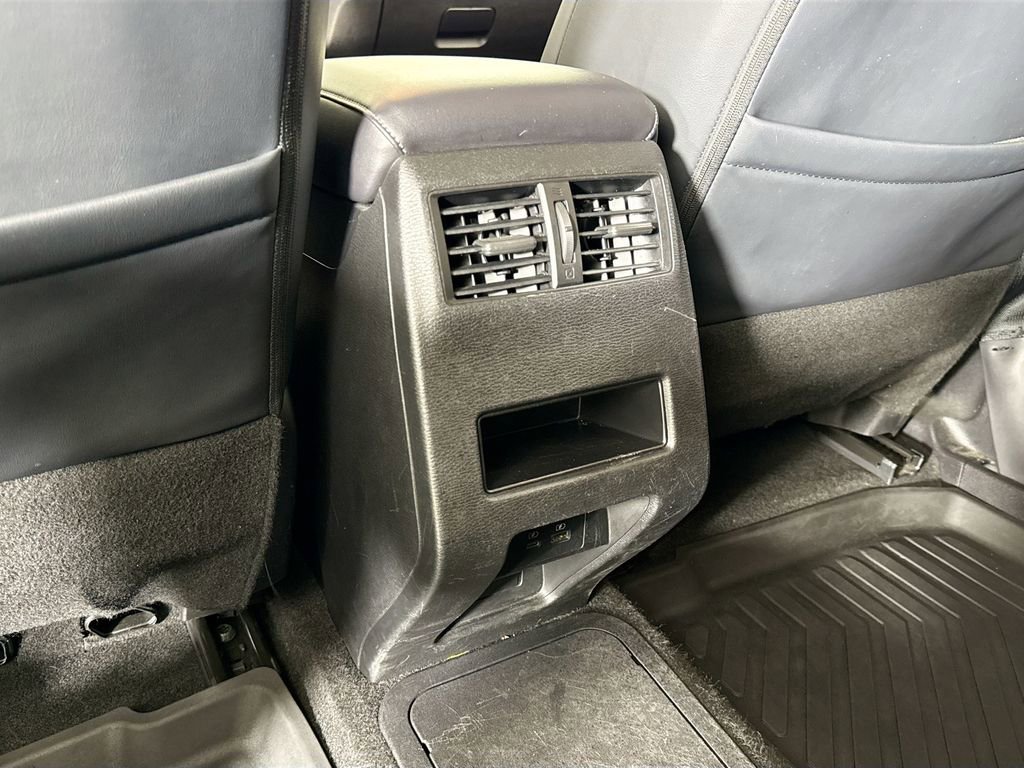 Used 2023 Mitsubishi Outlander 4WD Plug-In Hybrid image 16