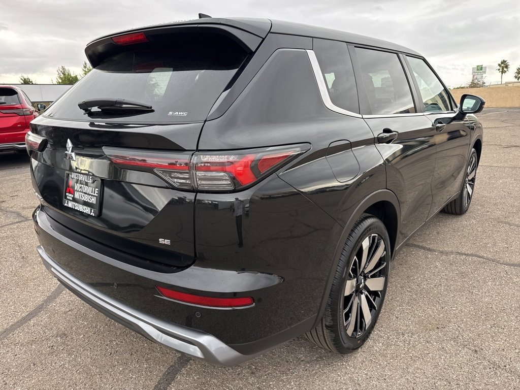New 2025 Mitsubishi Outlander SE image 7