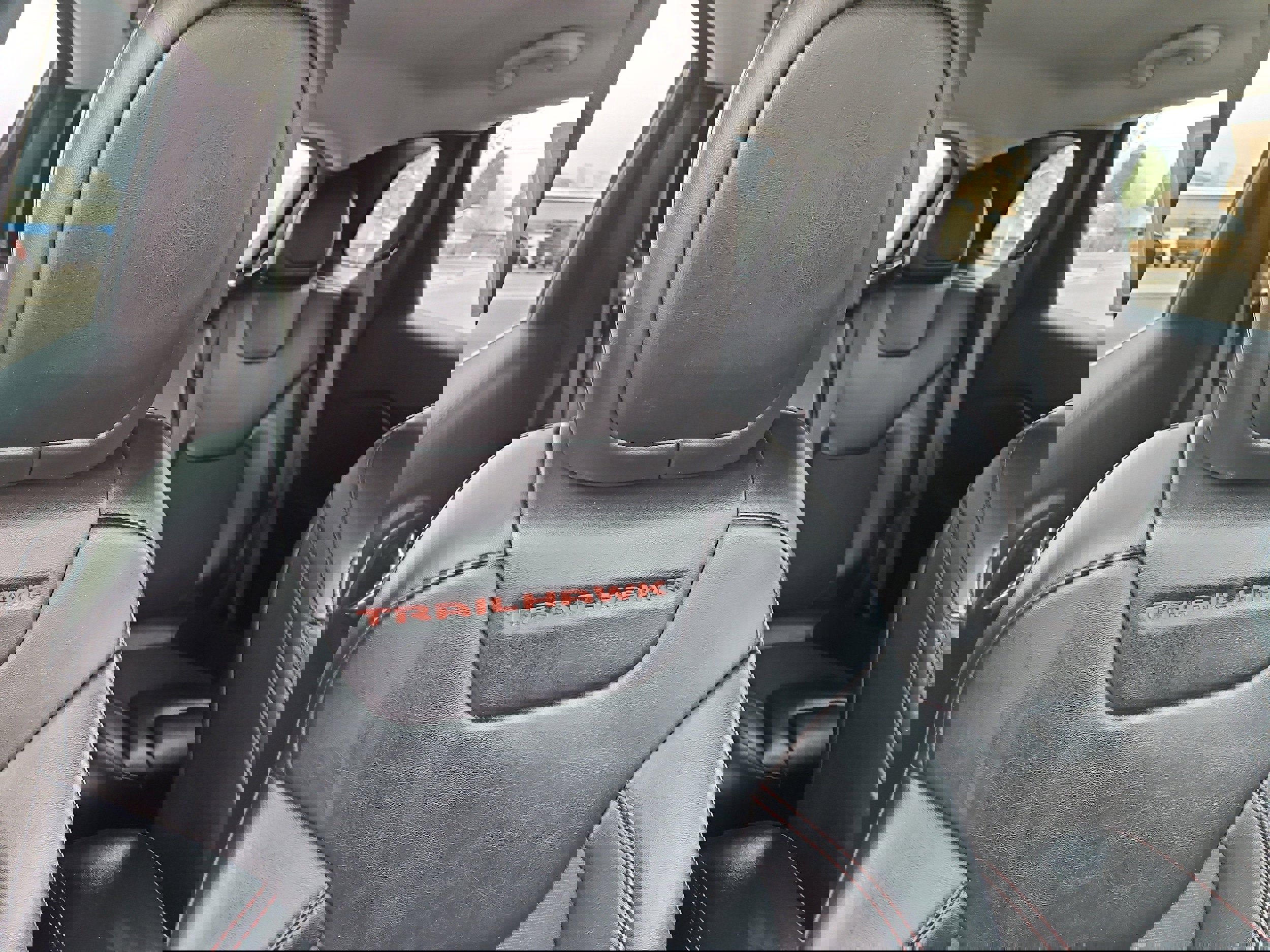 Used 2021 Jeep Cherokee Trailhawk image 14