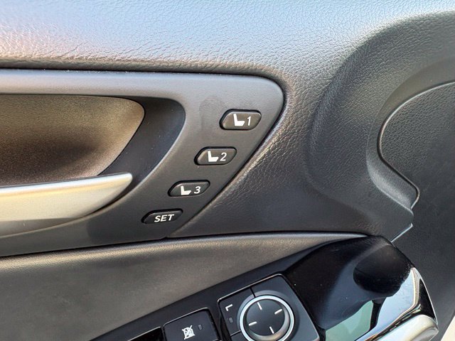 Used 2018 Lexus IS 300 w/ Comfort Package RWD image 27