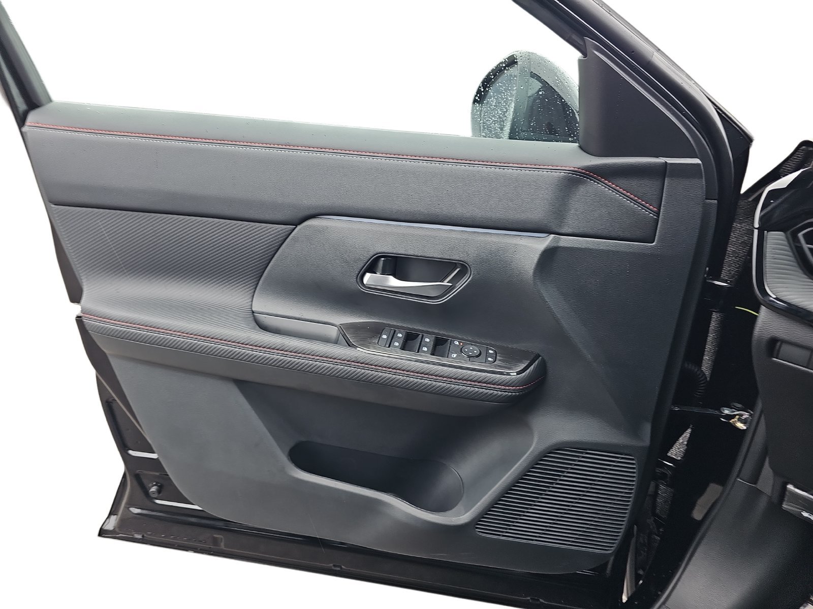 New 2027 Nissan Kicks SR w/ Cold Weather Package FWD image 26