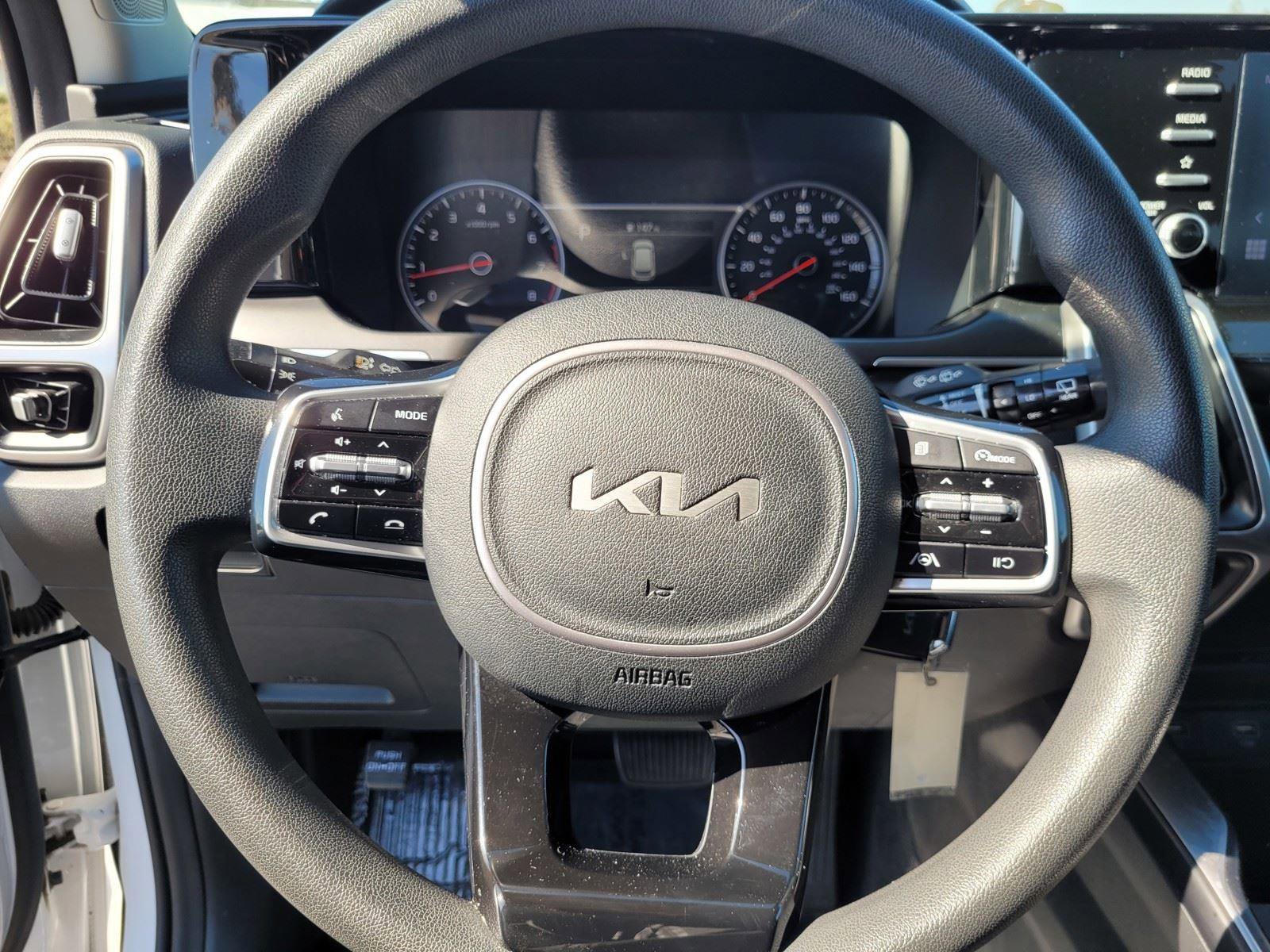 Used 2022 Kia Sorento LX image 33