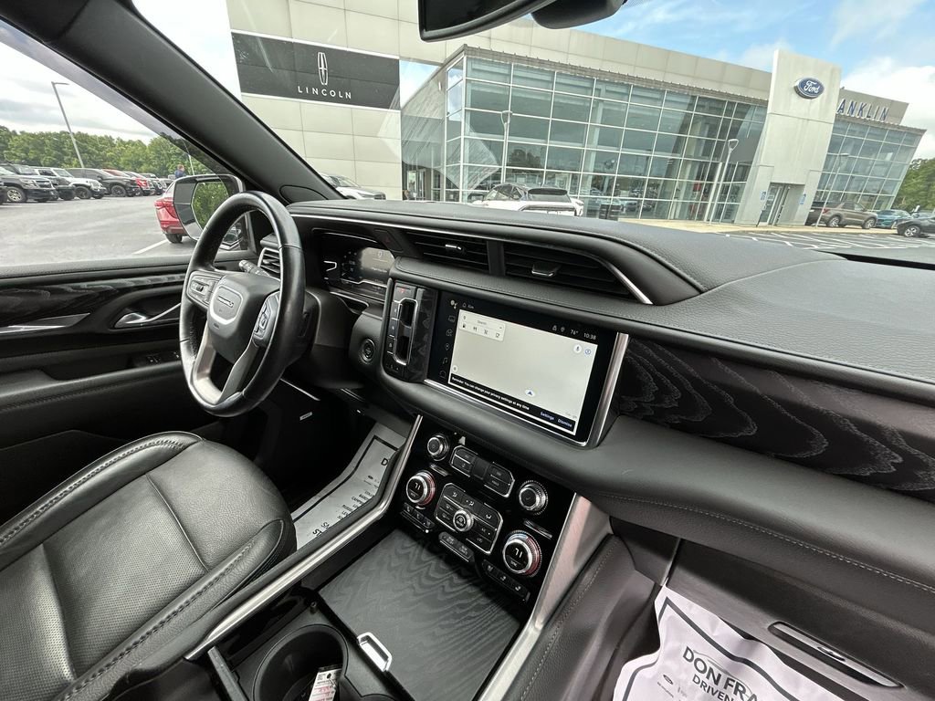 Used 2022 GMC Yukon XL Denali AWD/4WD image 11