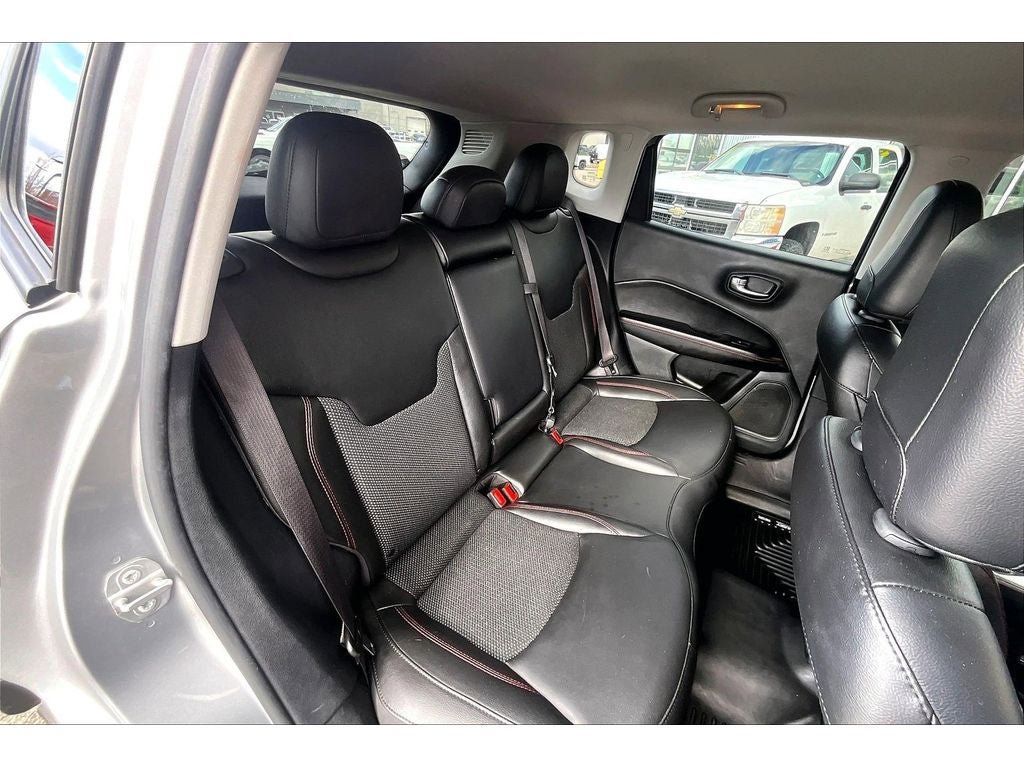 Used 2021 Jeep Compass Trailhawk AWD/4WD image 30
