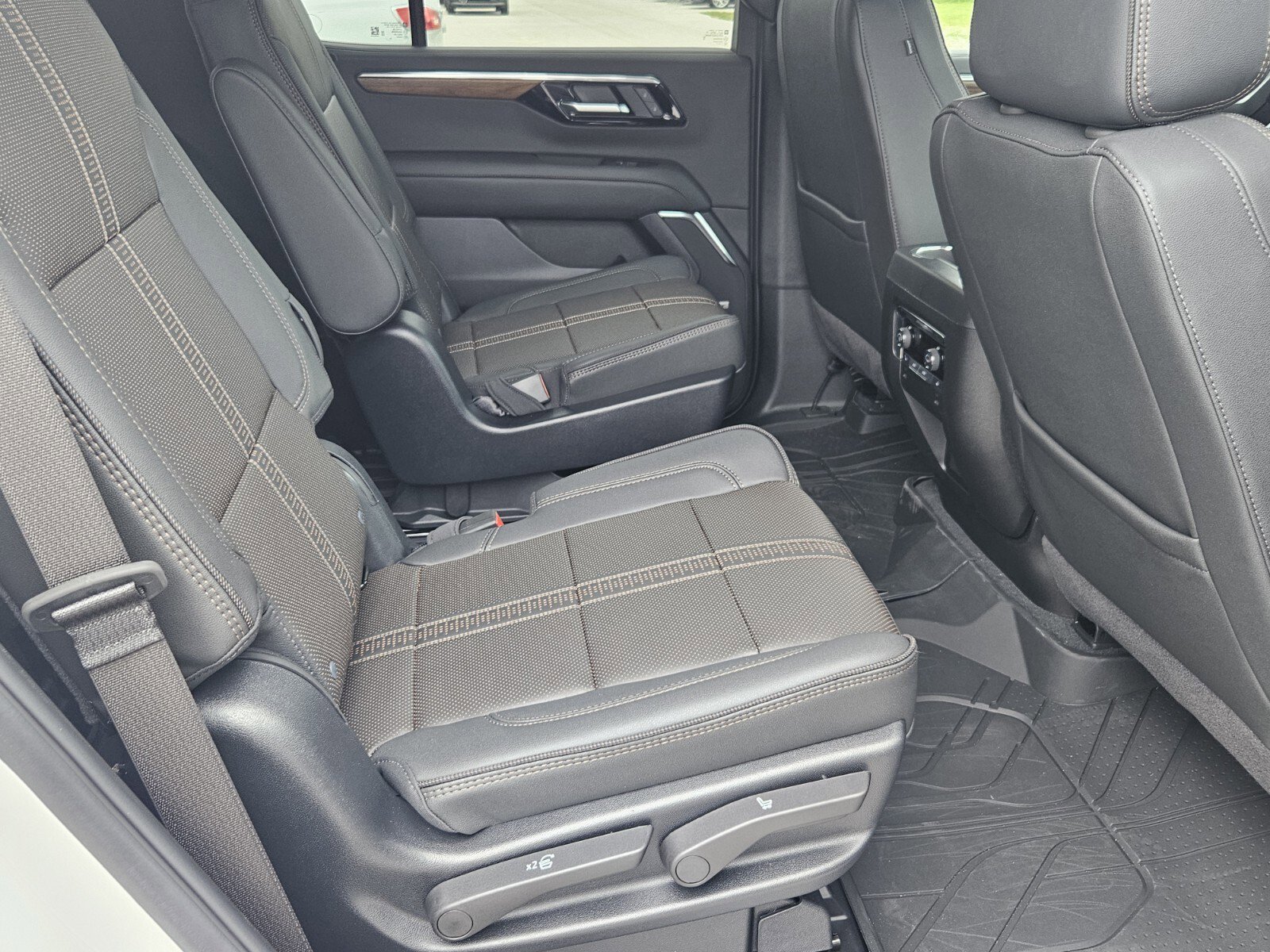 New 2025 Chevrolet Tahoe High Country image 11