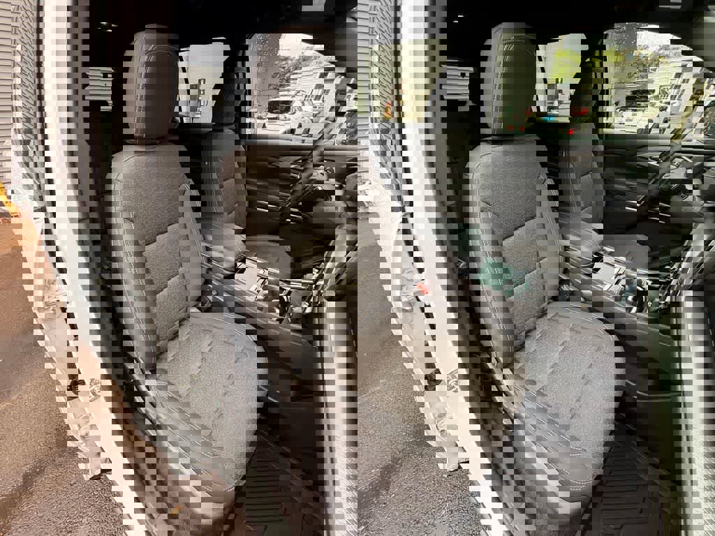 Used 2024 Chevrolet Traverse LT image 14