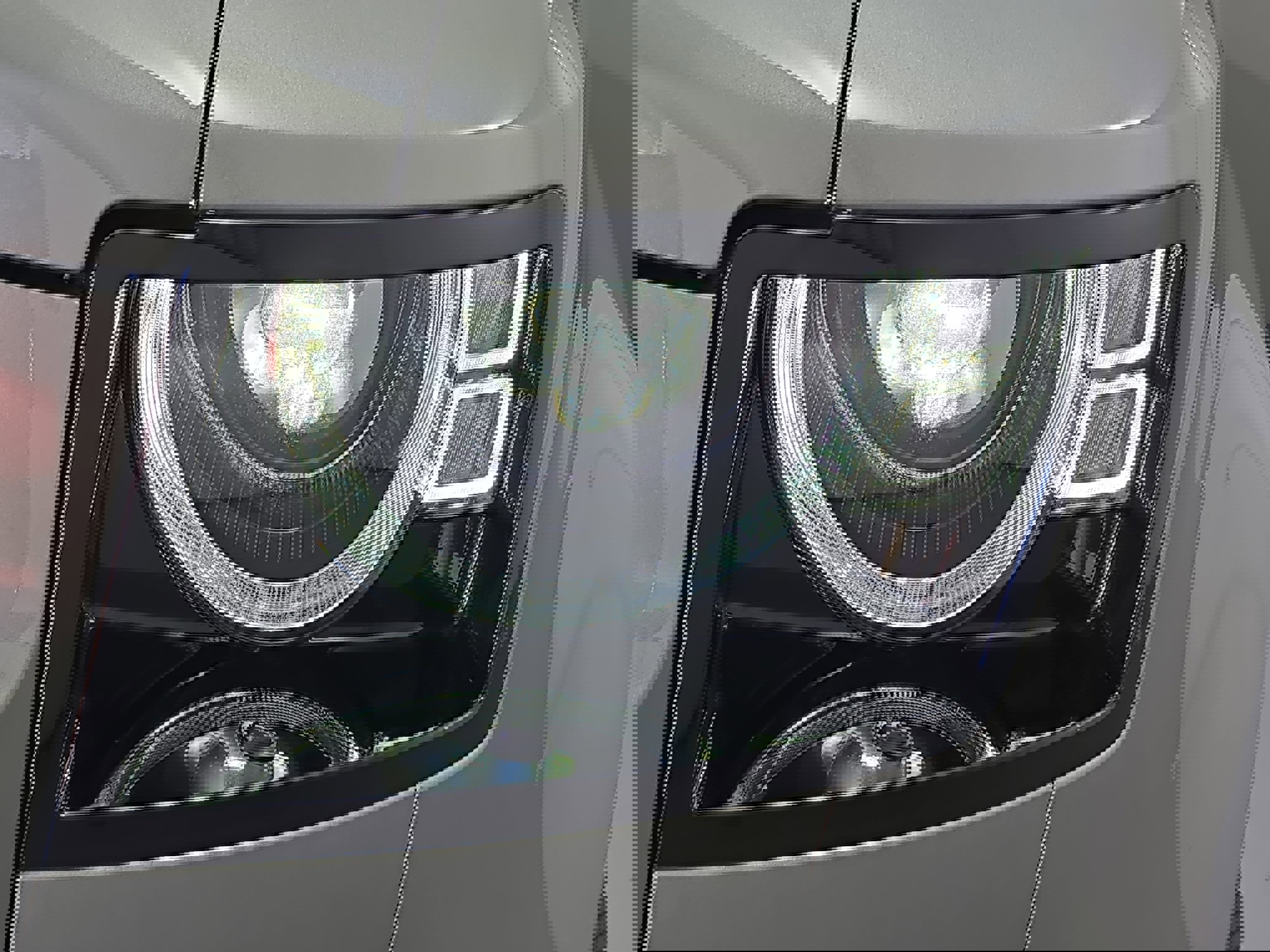 New 2025 Land Rover Defender 110 S image 31