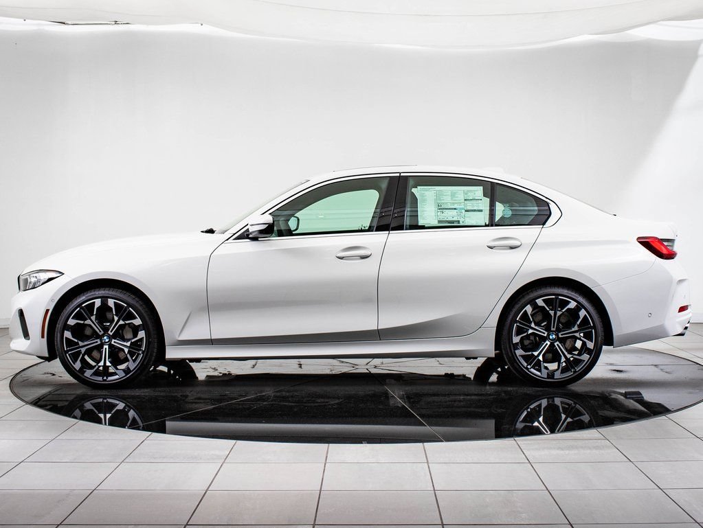 Certified 2025 BMW 330i xDrive Sedan w/ Convenience Package AWD/4WD image 5