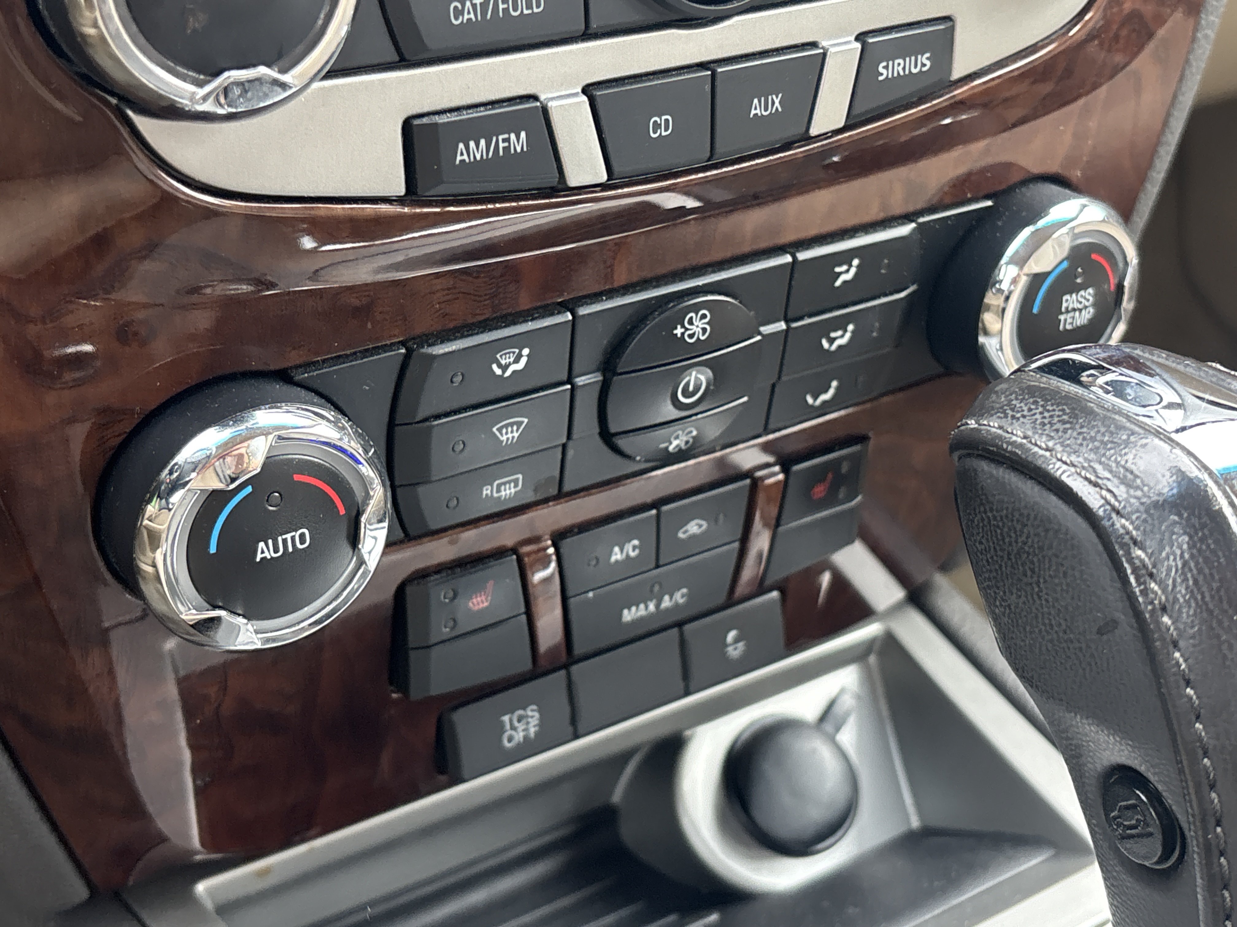 Used 2012 Ford Fusion SEL FWD image 12