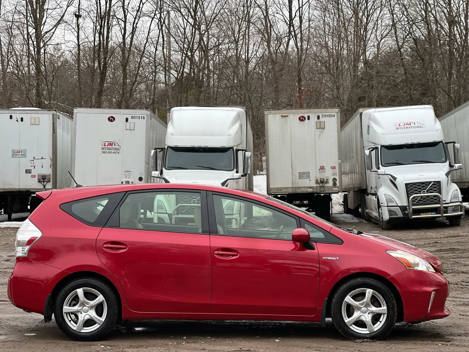 Used 2012 Toyota Prius V Two w/ Preferred Accessory Pkg FWD image 7