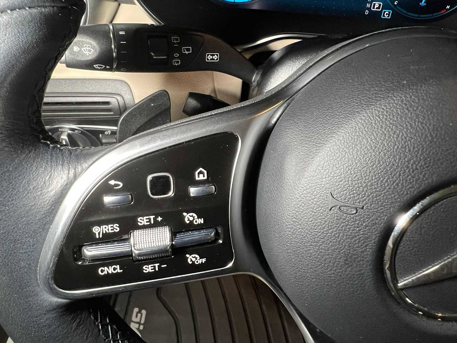 Used 2022 Mercedes-Benz GLC 300 4MATIC image 27