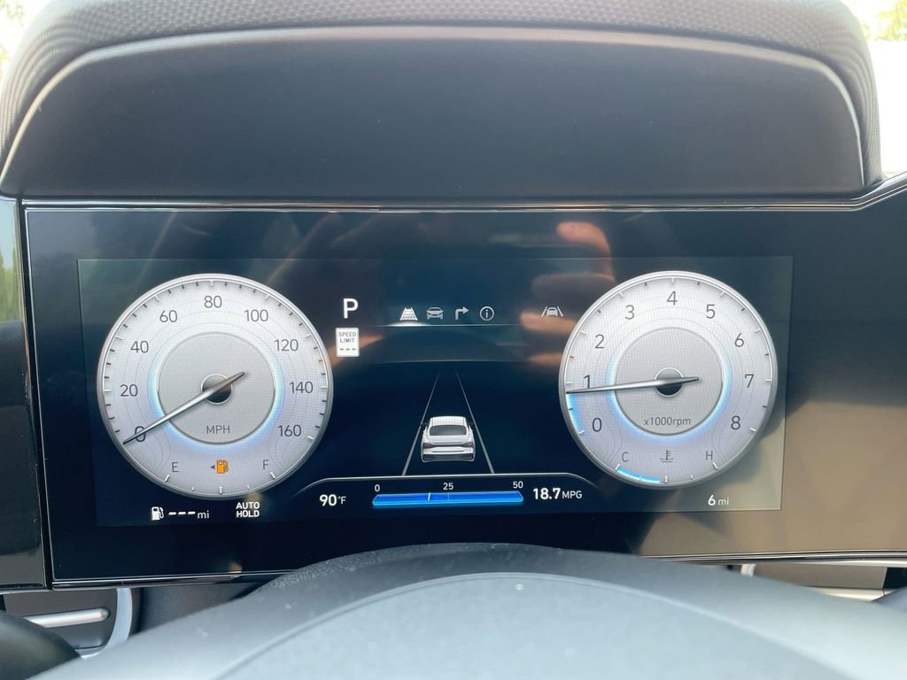 New 2025 Hyundai Elantra Limited image 40