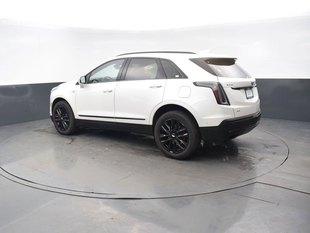 Used 2022 Cadillac XT5 Sportv w/ LPO, ONYX Package image 4