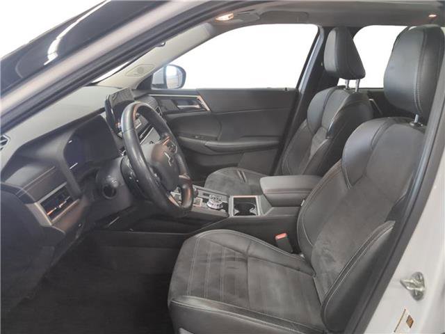 Used 2022 Mitsubishi Outlander SE image 10
