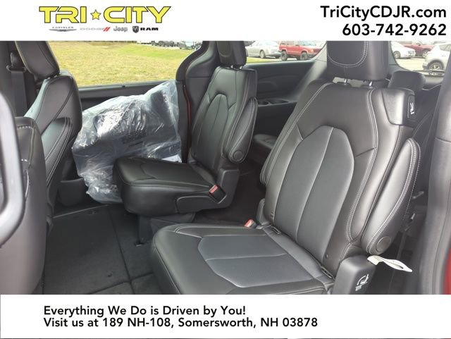 New 2026 Chrysler Voyager LX image 24