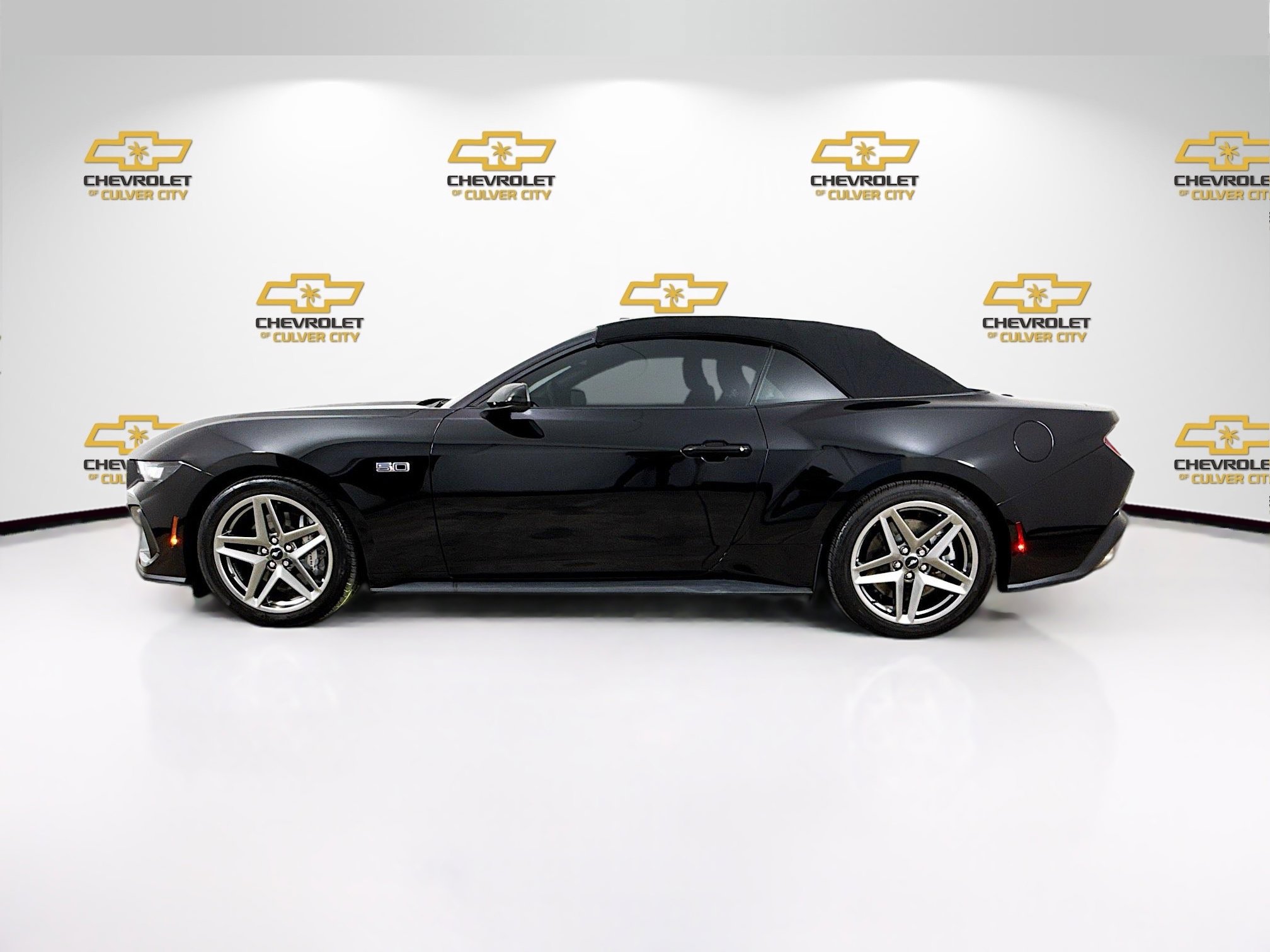 Used 2024 Ford Mustang GT Premium image 4
