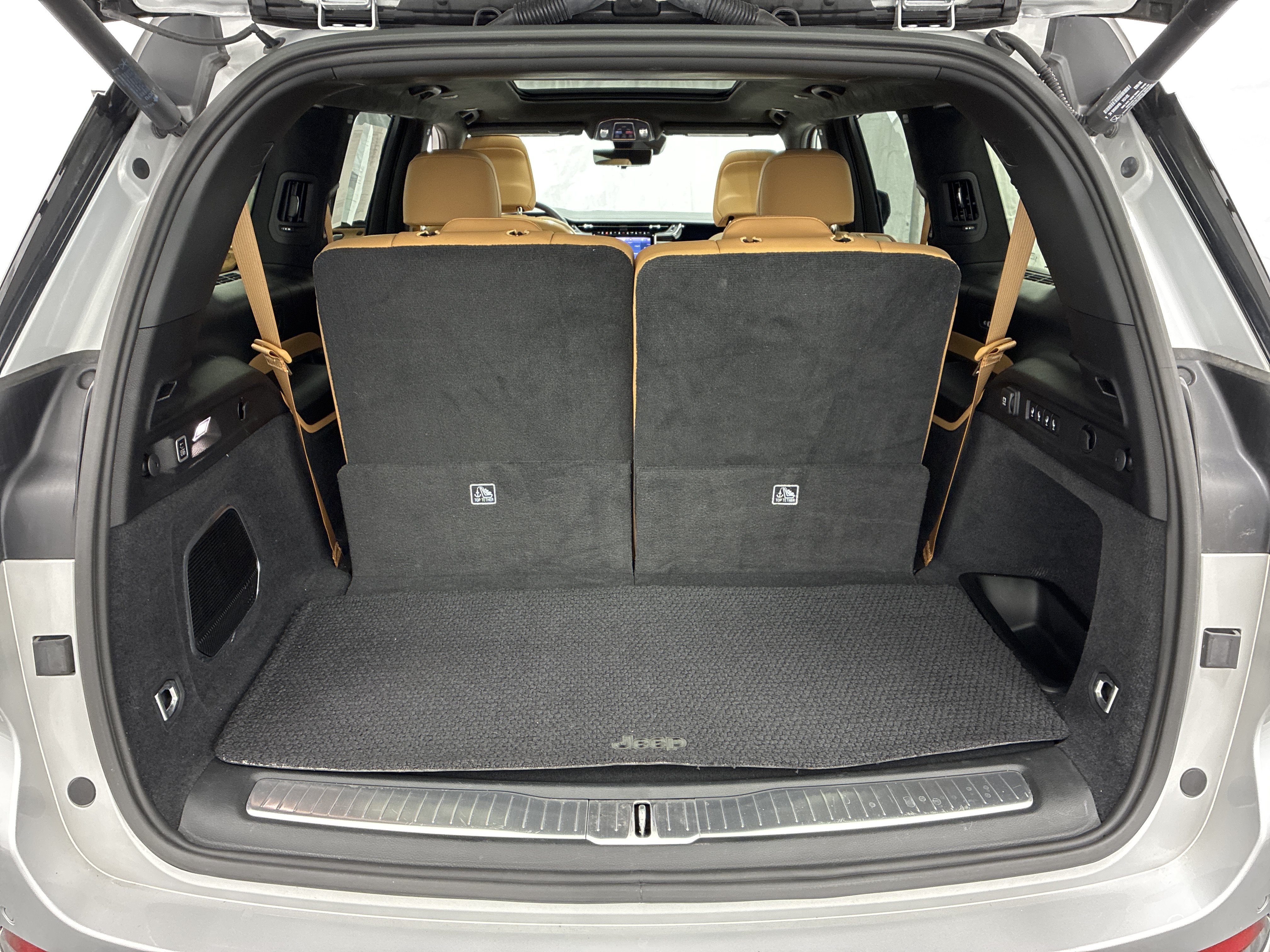 Certified 2025 Jeep Grand Cherokee L Summit AWD/4WD image 10