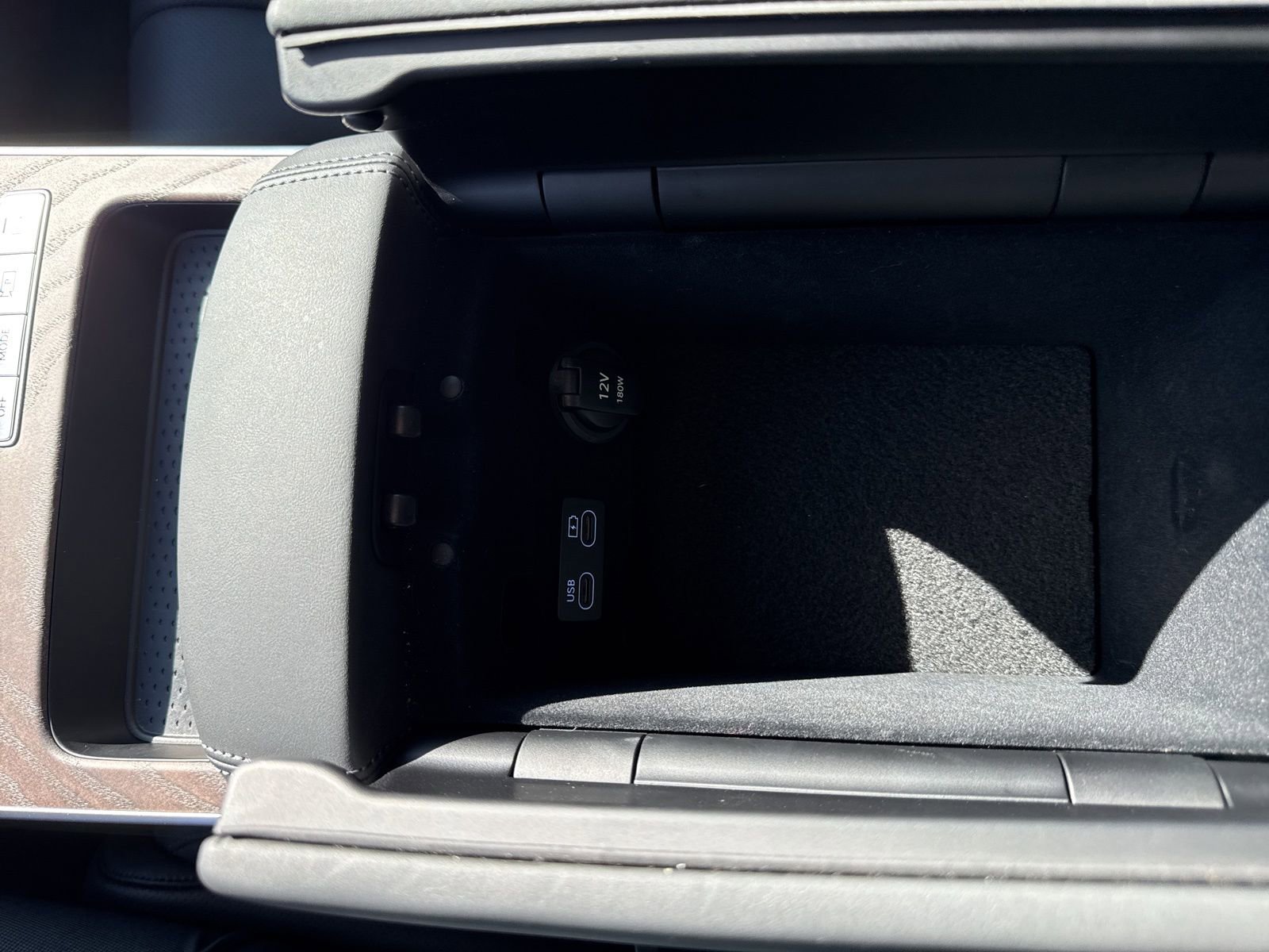 Used 2025 Genesis G80 2.5T Advanced image 29