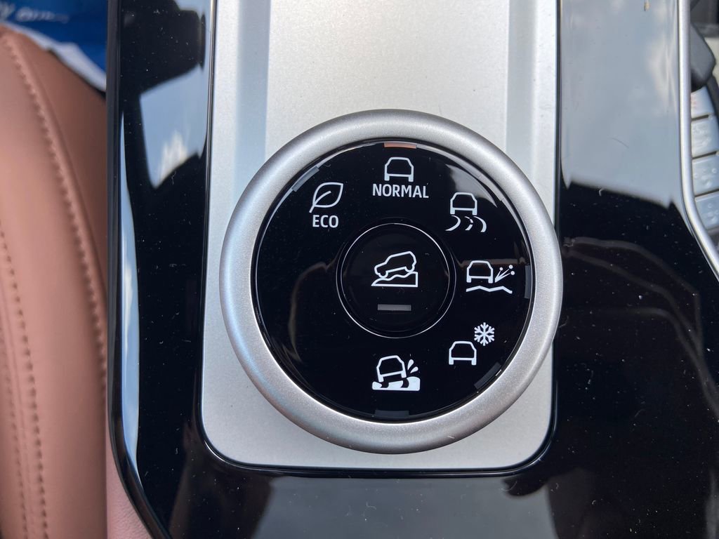 New 2026 Mitsubishi Outlander AWD image 40