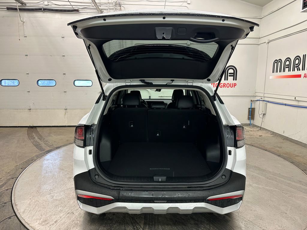 Used 2025 Kia Sportage EX image 18