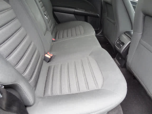 Used 2019 Ford Fusion SE FWD image 8