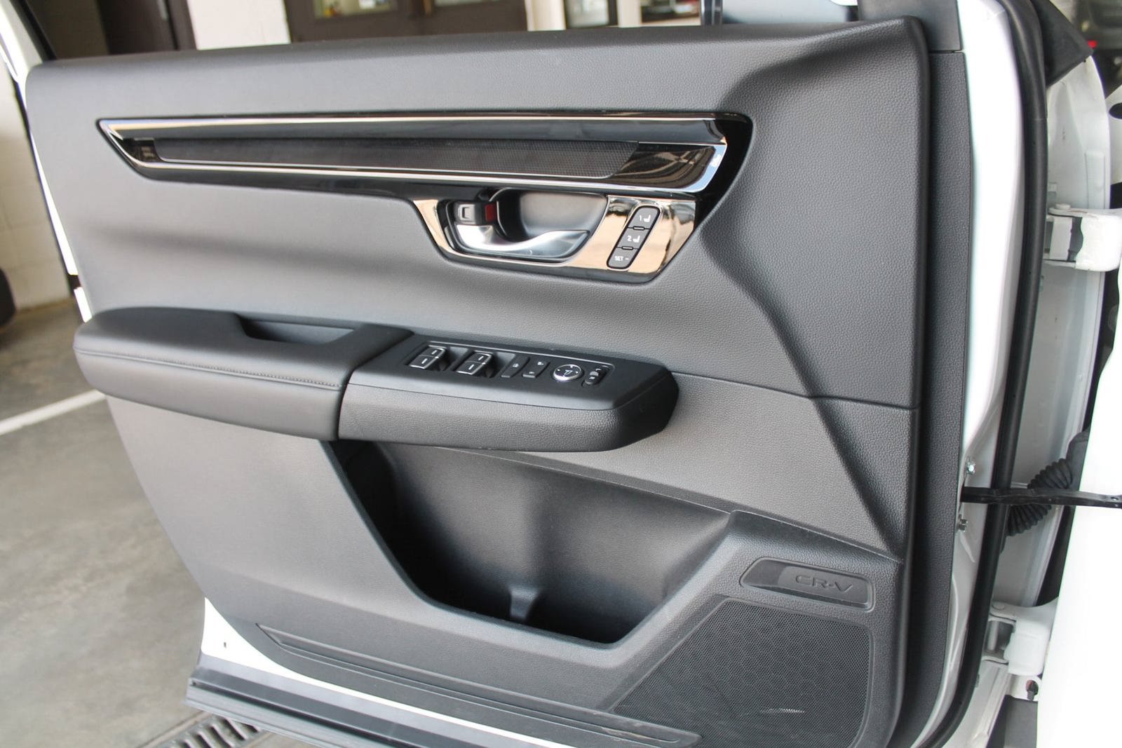 Used 2025 Honda CR-V EX-L image 13