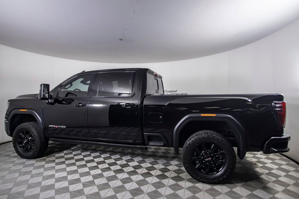Used 2024 GMC Sierra 2500 AT4 w/ AT4 Premium Plus Package AWD/4WD image 11