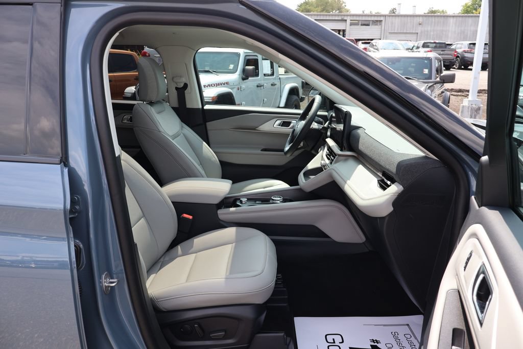 New 2026 Ford Explorer Active w/ Active Comfort Package AWD/4WD image 25