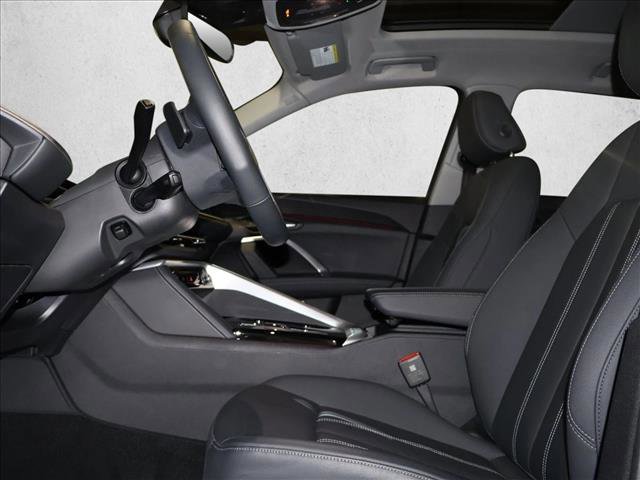 Used 2025 Audi Q5 Premium w/ Convenience Package image 21