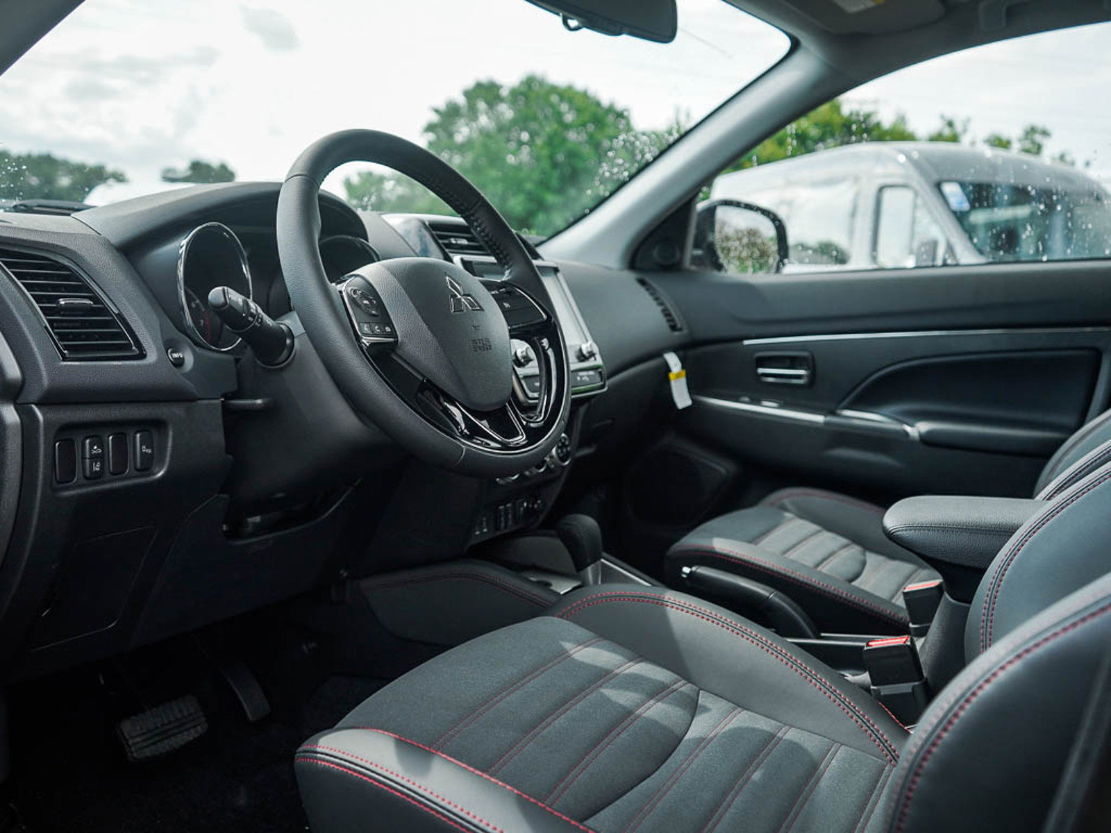 New 2025 Mitsubishi Outlander Sport SE image 17