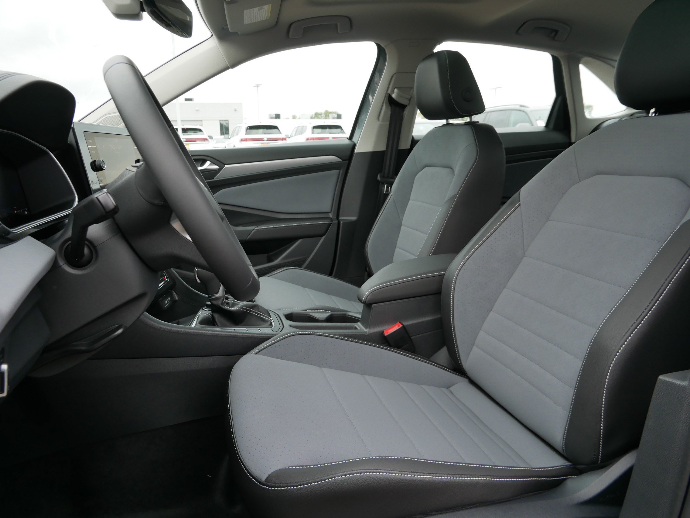 New 2027 Volkswagen Jetta SE FWD image 4