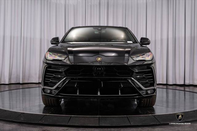 Used 2021 Lamborghini Urus AWD/4WD image 3