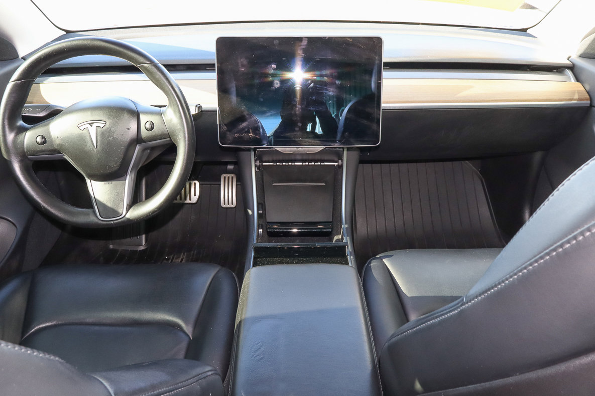 Used 2019 Tesla Model 3 Performance image 10
